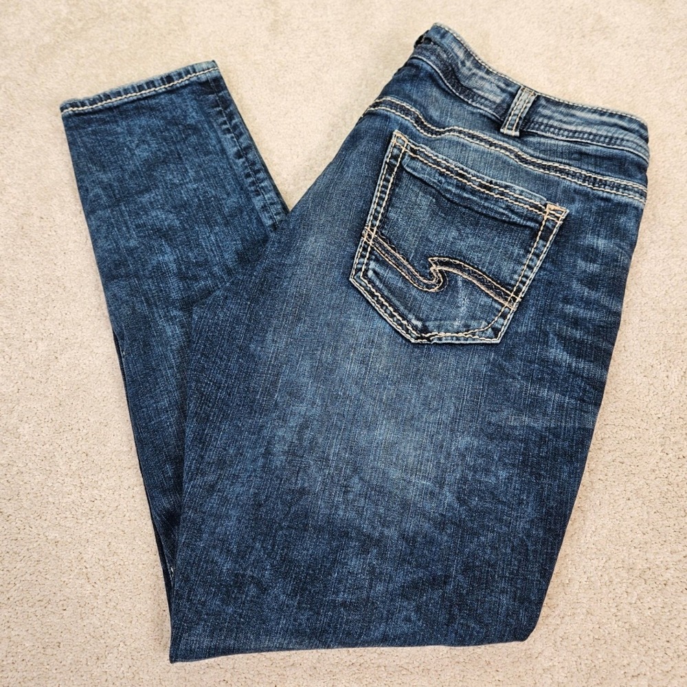 Silver Jeans Co. Girlfriend Mid Rise Distressed Flattering‎ Relaxed Fit Sz 18/29
